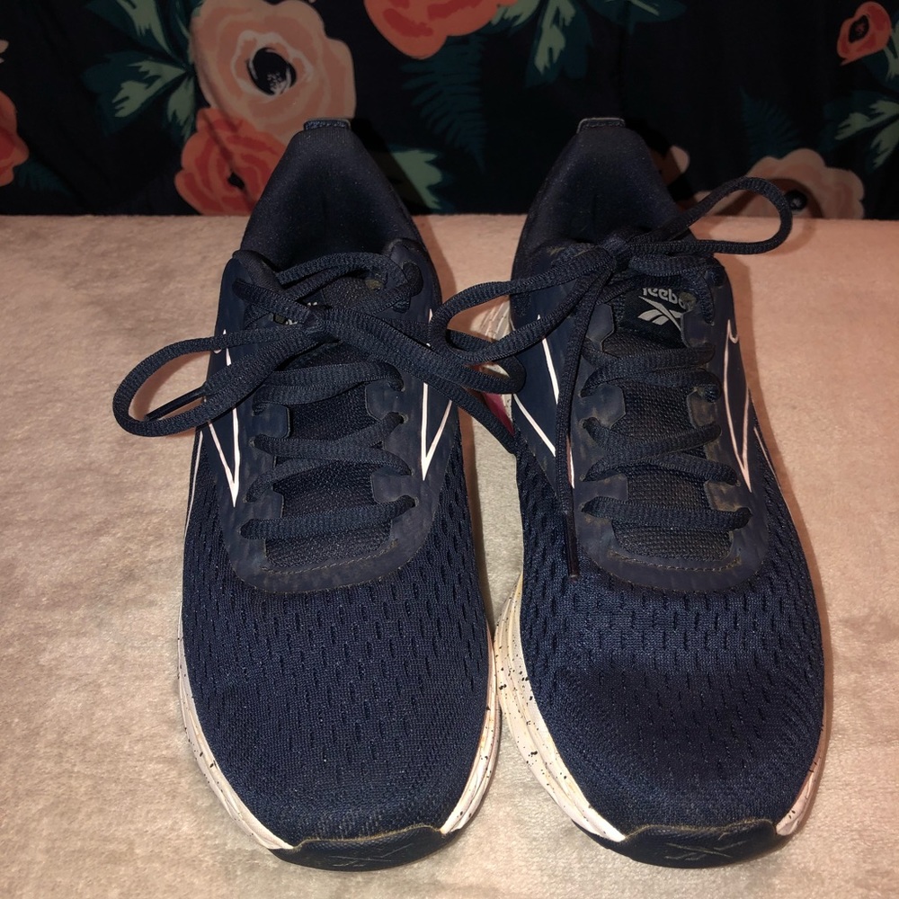 reebok liquid effect tennis shoes
